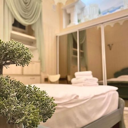 Great One Bed Right Near Opera House Apartment เคียฟ ภายนอก รูปภาพ