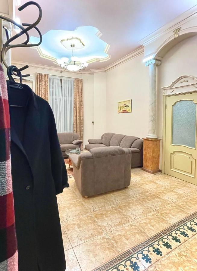 Great One Bed Right Near Opera House Apartment เคียฟ ภายนอก รูปภาพ