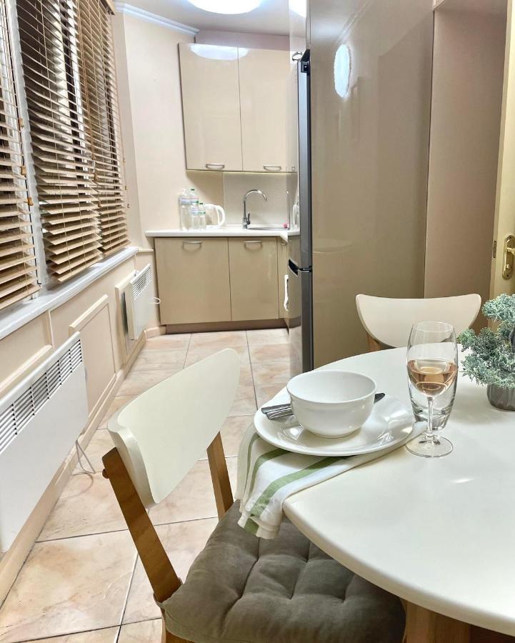 Great One Bed Right Near Opera House Apartment เคียฟ ภายนอก รูปภาพ