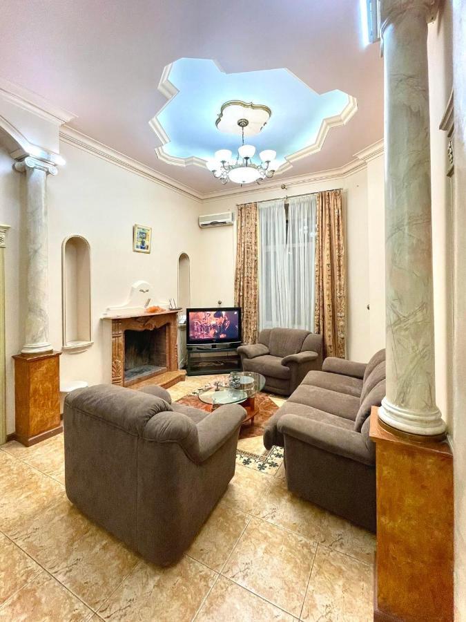 Great One Bed Right Near Opera House Apartment เคียฟ ภายนอก รูปภาพ