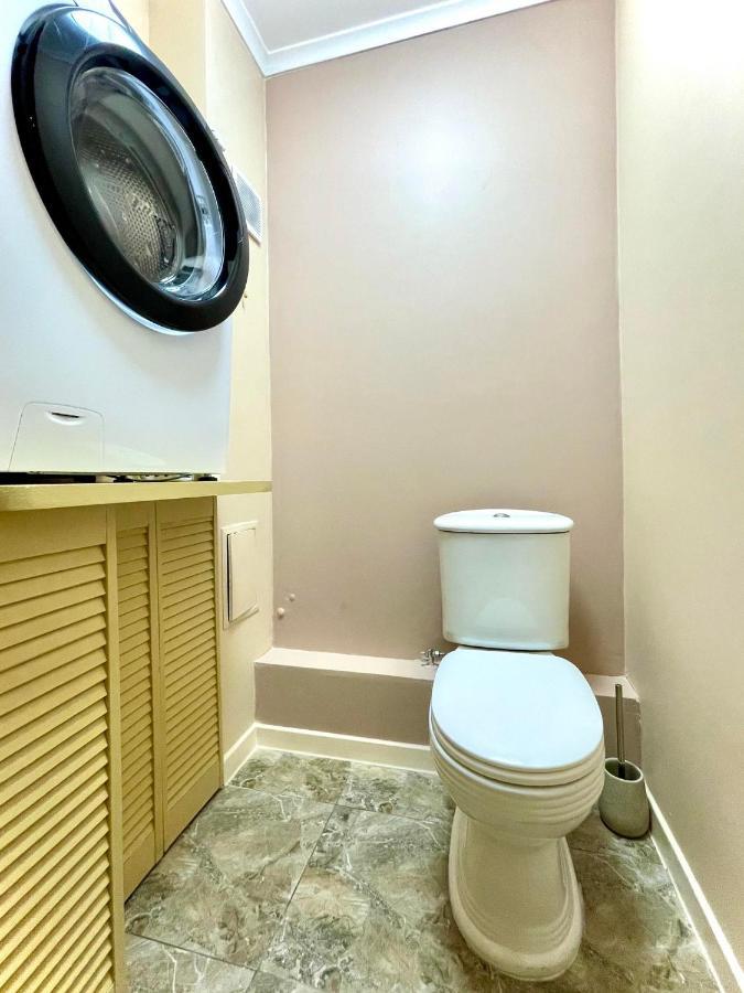 Great One Bed Right Near Opera House Apartment เคียฟ ภายนอก รูปภาพ