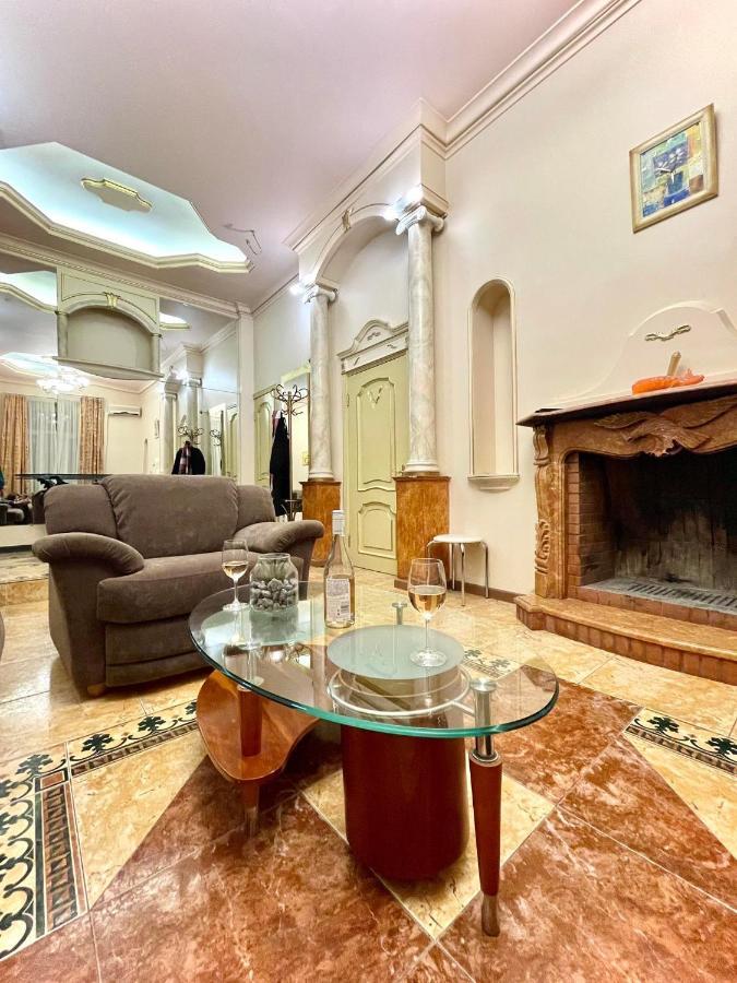Great One Bed Right Near Opera House Apartment เคียฟ ภายนอก รูปภาพ