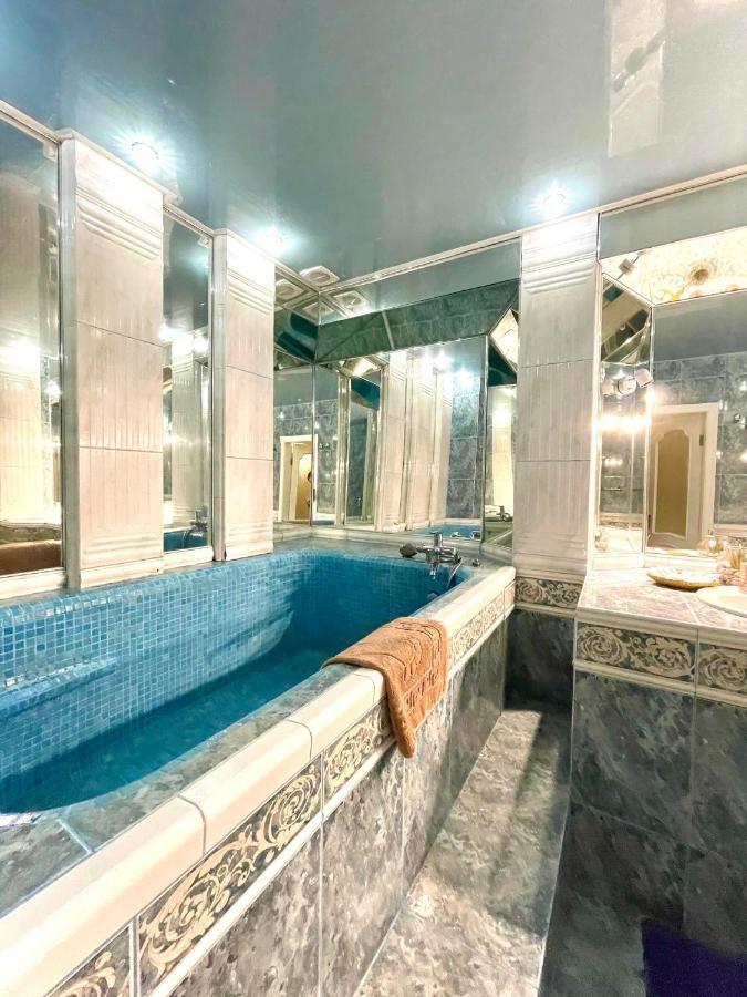 Great One Bed Right Near Opera House Apartment เคียฟ ภายนอก รูปภาพ