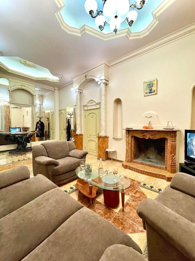 Great One Bed Right Near Opera House Apartment เคียฟ ภายนอก รูปภาพ